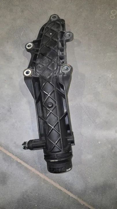 Tuyau d'entrée de pompe à eau MB Atego OM936LA image 2