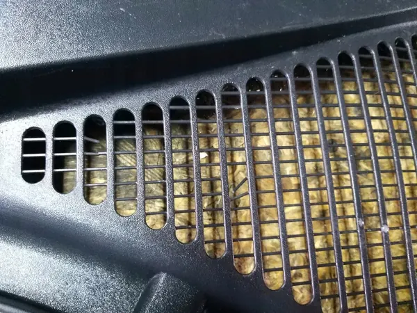 Skoda Octavia III vasen tuulilasin tiiviste OEM 5E1819415 image 4