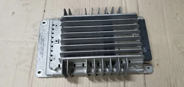 Audi A4 Bose Radio-förstärkare OEM 8E5035223C image 2