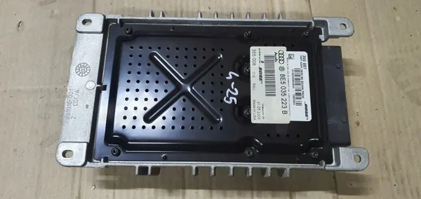 Audi A4 Bose Radio-förstärkare OEM 8E5035223C image 3