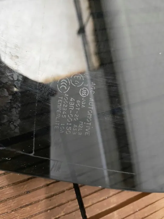 Mitsubishi OE Bakre Vänster Sidoruta - Mörk Tonad image 3