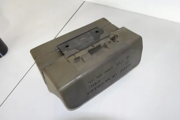 Mercedes W215 Pumpendeckel OEM 2158000035w215 image 2