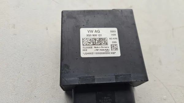 Módulo da Bomba de Combustível Skoda Octavia III VW Passat B8 3Q0906121 image 2