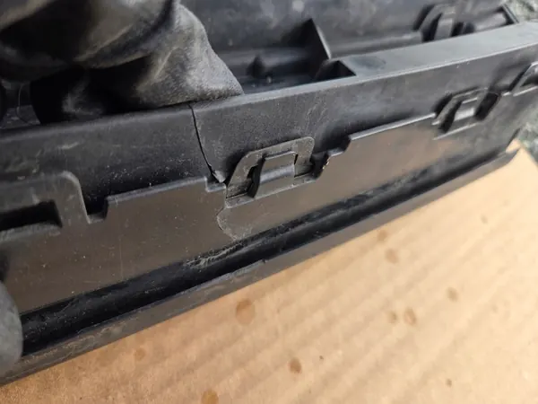 VW Tiguan II Grille OEM 5NA853653 - Gebruikte staat image 5