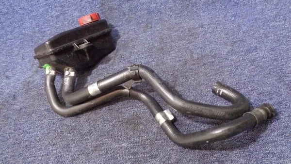 Réservoir de direction pour Alfa Romeo 159 1.9 JTDM image 3