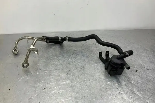 Vattencirkulationspump BMW 5 (F10) 7629916 image 2