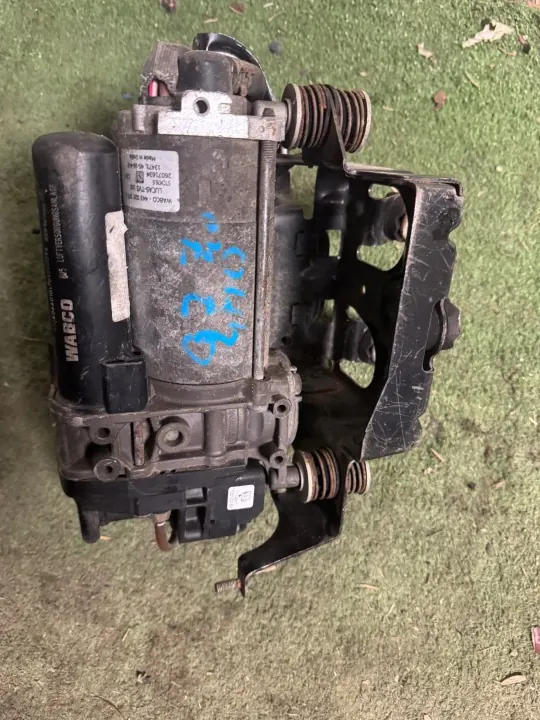 Compresseur suspension air OEM 4M0616005G Audi Q7 image 7