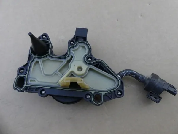 Volkswagen OE 06K103495P öljyseparatori image 2