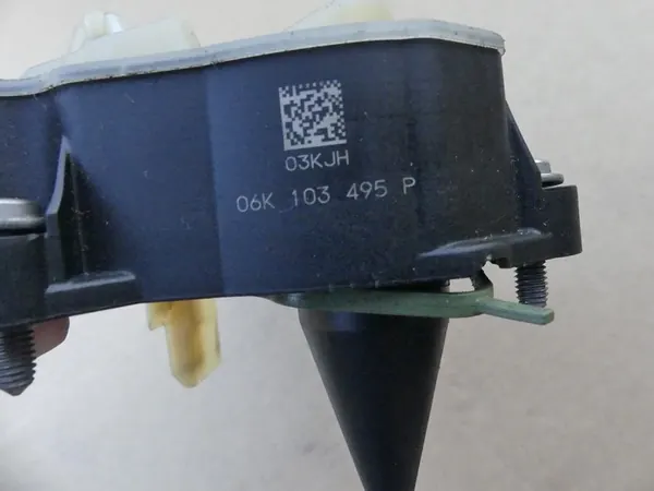 Volkswagen OE 06K103495P öljyseparatori image 3