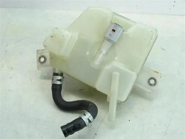 Remvloeistofreservoir OEM 111ZBH voor Toyota Prius C image 3