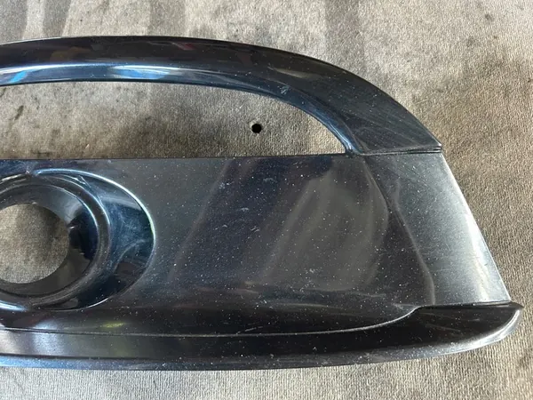 Grille de pare-chocs avant Kia Ceed II LIFT droite image 3