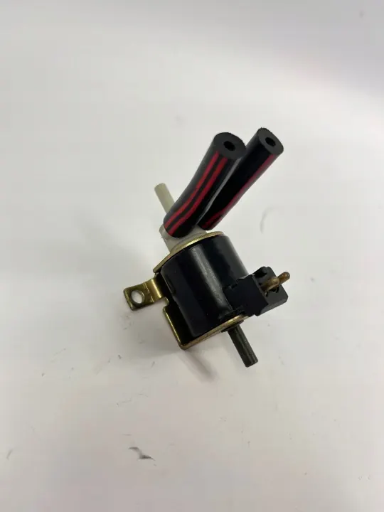 Istuinlaskuventtiili OEM 0008001178 Mercedes W124 image 3