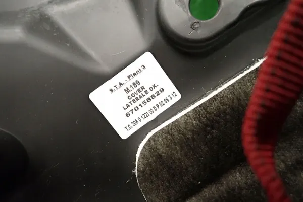 Maserati Granturismo M189 höger stänkskärm OEM 670158829 image 3