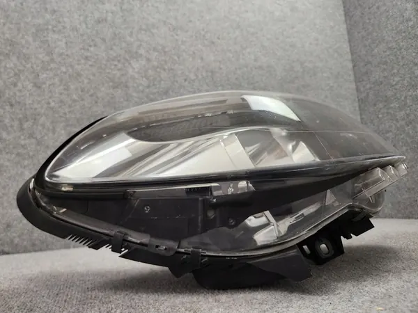 Voorste Rechte Koplamp - Mercedes B-Klasse W246 2011-2014 image 3