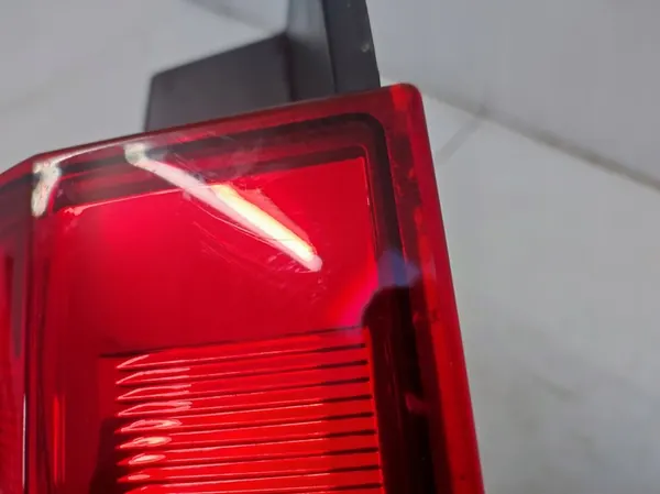 Lanterna traseira direita VW Transporter T6 Lift image 5