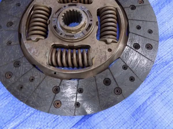 Disque d'Embrayage Mercedes Atego OM904 A0062506704 image 5