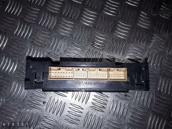 Audi A3 Klimasteuergerät OEM 8L0820043M image 4