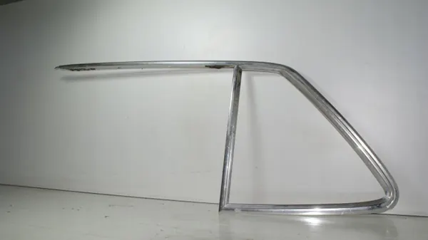 Mercedes Hardtop Kromilista OEM 1076980701 image 2