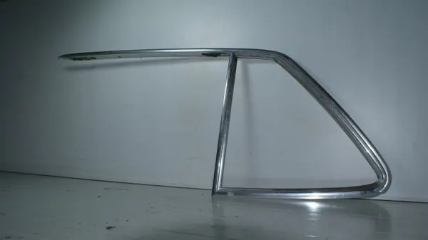 Mercedes Hardtop Kromilista OEM 1076980701 image 3