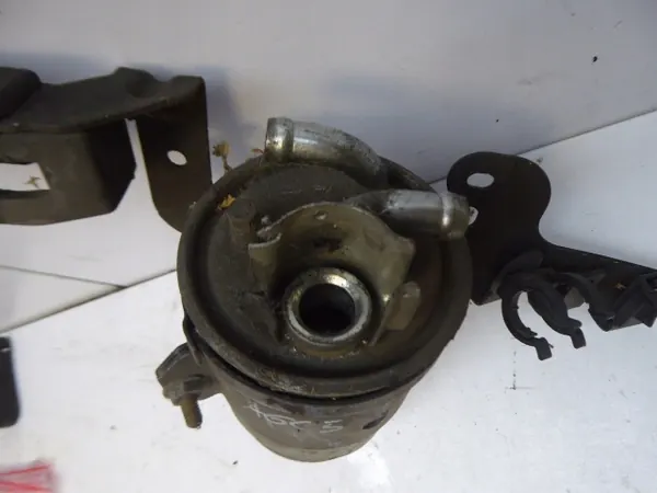 Carcasse de filtre à carburant AUDI A6 2.5L diesel 2002 4B0201987B image 3