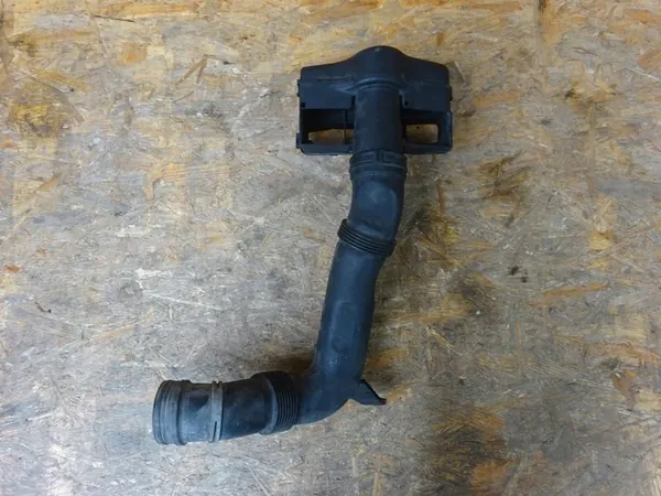 AUDI A3 8P LIFT LUFTANSCHLUSS 1.6 8V MPI BSE image 2