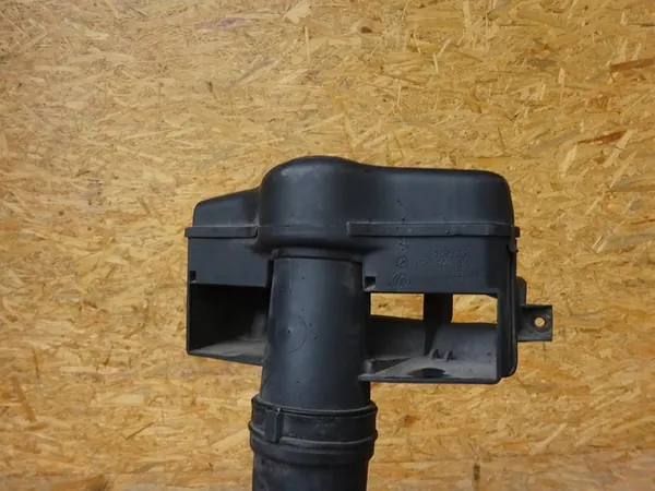 AUDI A3 8P LIFT LUFTANSCHLUSS 1.6 8V MPI BSE image 4