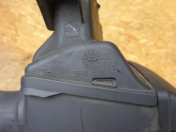 AUDI A3 8P LIFT LUFTANSCHLUSS 1.6 8V MPI BSE image 5