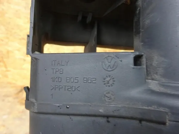 AUDI A3 8P LIFT LUFTANSCHLUSS 1.6 8V MPI BSE image 6