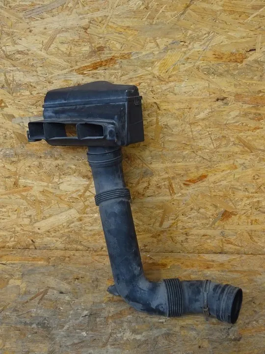 AUDI A3 8P LIFT LUFTANSCHLUSS 1.6 8V MPI BSE image 9