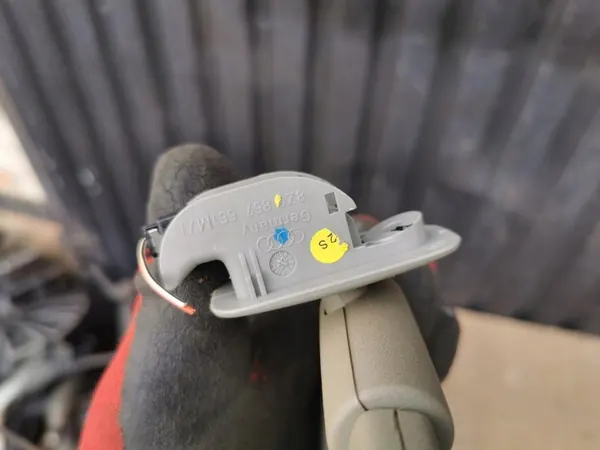 Vasen aurinkovarjo OEM 8Z0857551M Audi A2 1999- image 4