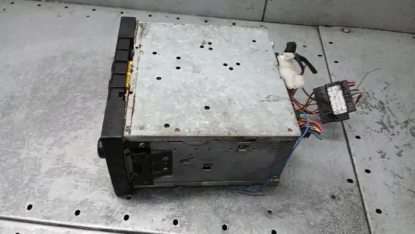 Radio Ford Galaxy OEM YM21-18K878-KC Usado image 5