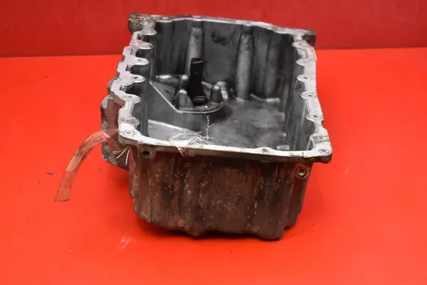 Oljetank 03G103603AB Skoda Superb 2 2.0 TDI 08-13 image 10