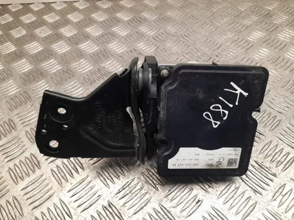ABS-ohjausmoduuli OEM 2Q0614517DB Škoda Fabiaan image 3