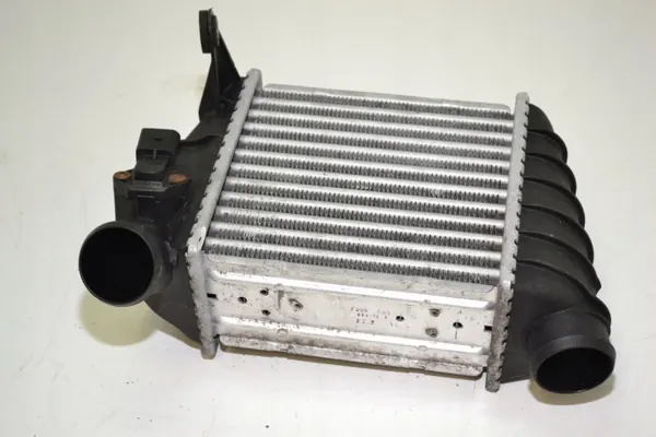 Radiateur d'intercooler OEM 6Q0145804 pour Skoda Fabia I image 2