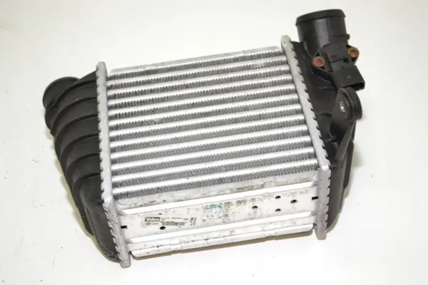 Radiateur d'intercooler OEM 6Q0145804 pour Skoda Fabia I image 3