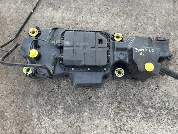 Fiat OE 12678023 AdBlue-tank - Gebruikte Staat image 2