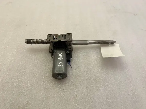 Moteur réglage siège Jaguar XE OEM 984685106 image 4
