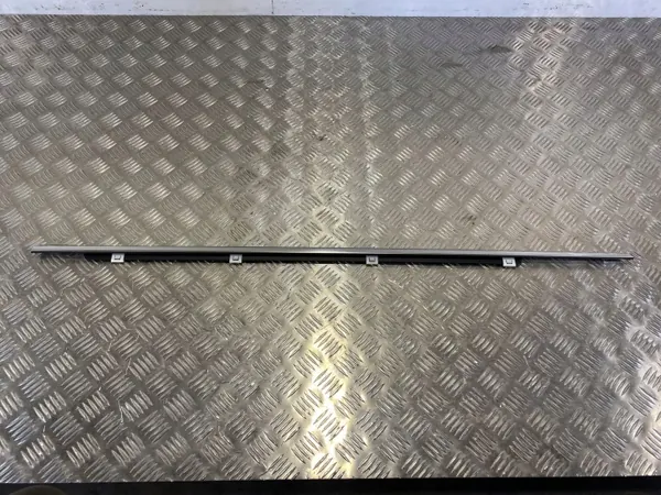 Kia Sorento bakrutslist OEM FOB26228 image 2
