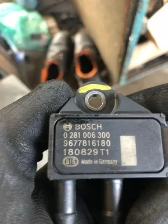 Capteur de pression DPF OEM 0281006300 pour Opel Grandland X image 3