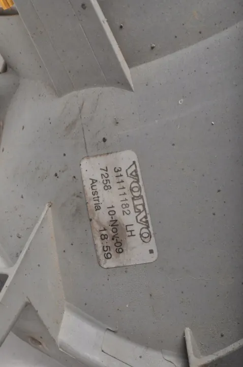 Volvo XC90 I Halogène Gauche Levage OEM 31111182 image 3