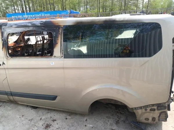 Ford Transit Custom vänster tröskelpanel OEM 21782 image 4
