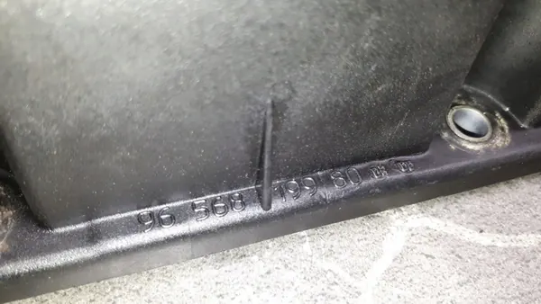 Tampa de válvula de admissão Peugeot Citroen 2.0 16V 9656819980 image 10