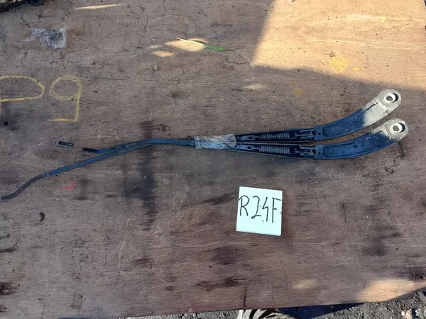 Renault Megane II Ruitenwisserarm Set 8200036921 image 2