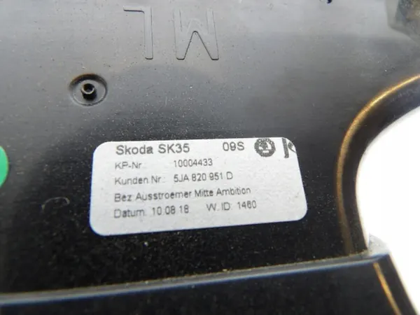 Grelha Skoda Rapid OEM 5JA 820 951 D - Usado image 3