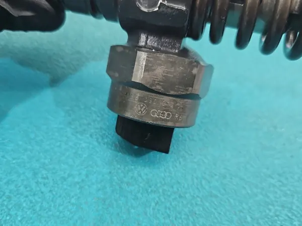 Testattu ruiskutusmäntä OEM 0414720015 1.9 TDI image 3