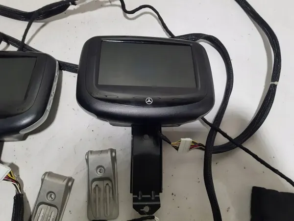Mercedes W212 hoofdsteunmonitoren OEM A2129002705 image 3