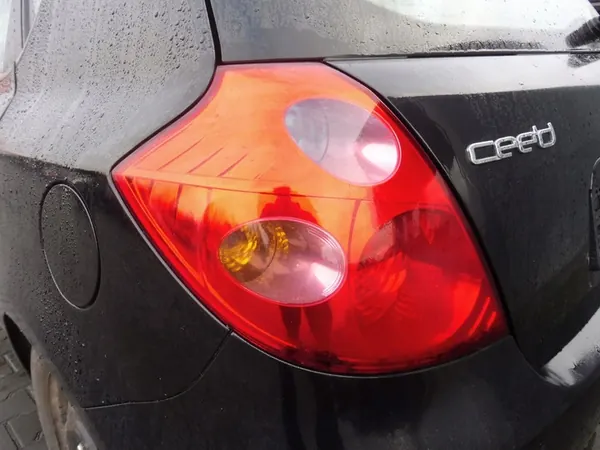 Conjunto de Luz Trasera Izquierda Kia Ceed image 2