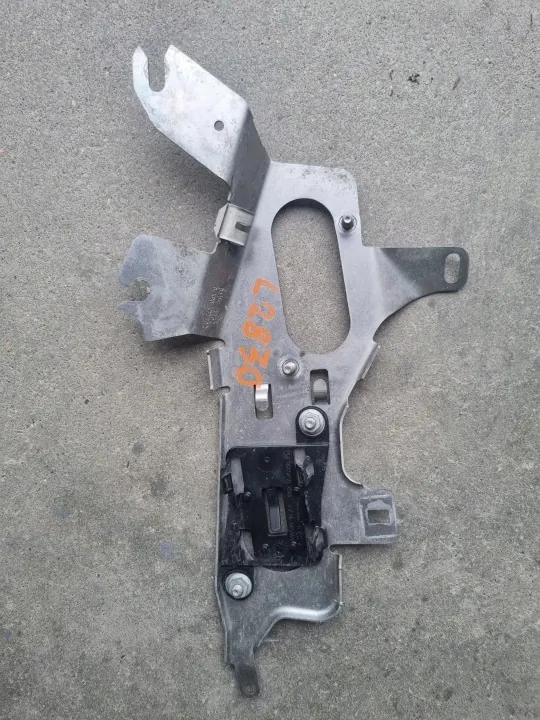 BMW Abgassensor-Halterung OEM 8490472 - Gebraucht image 2