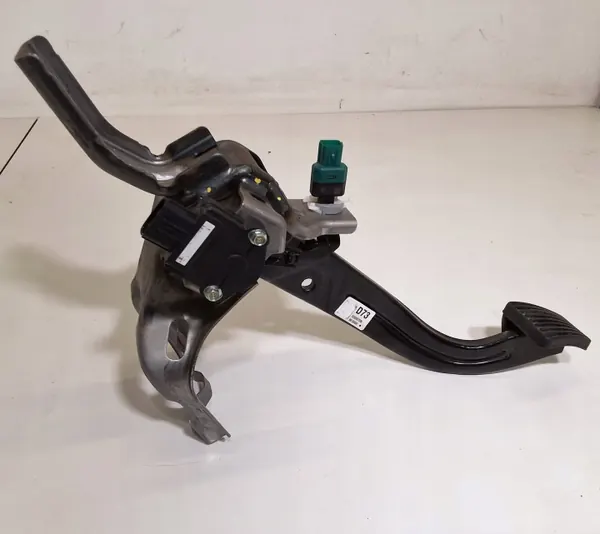 Rempedaal Hyundai Tucson OEM 32800-D7305 image 2