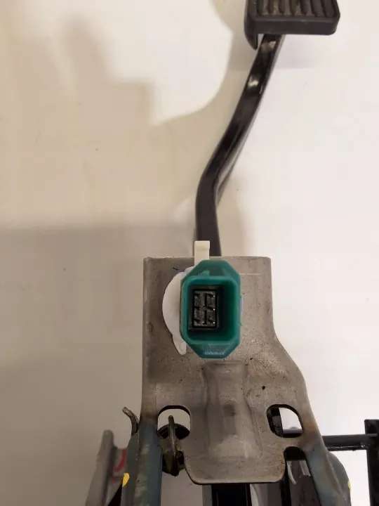 Rempedaal Hyundai Tucson OEM 32800-D7305 image 6